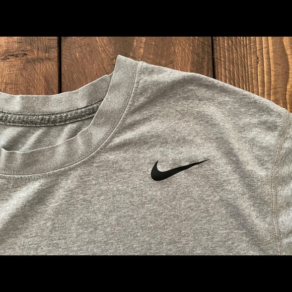 Nike Dri-Fit T-shirt - Size Large - Picture 3 of 5